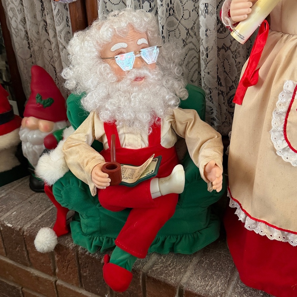 Vintage 1990s Santas Best Animated Santa Claus (16” Tall) Seated Armchair Figure